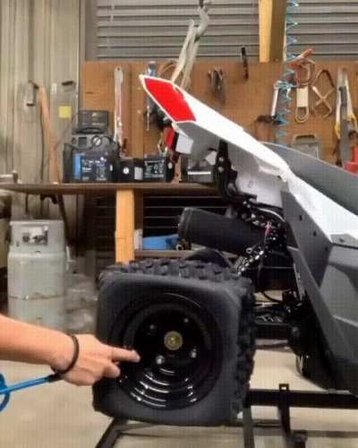 Tyre inflating from square to round