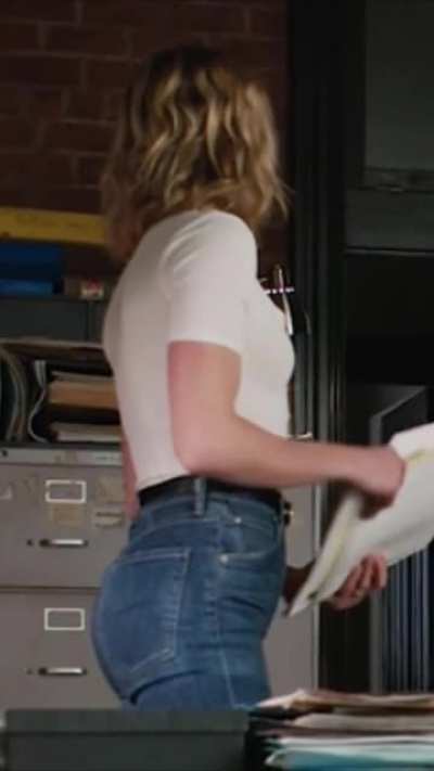 Shantel VanSanten - Sexy Shooter Vertical Edit