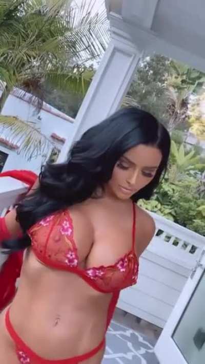 Abigail Ratchford (@abi<wbr>gailr<wbr>atchf<wbr>ord) [Instagram]