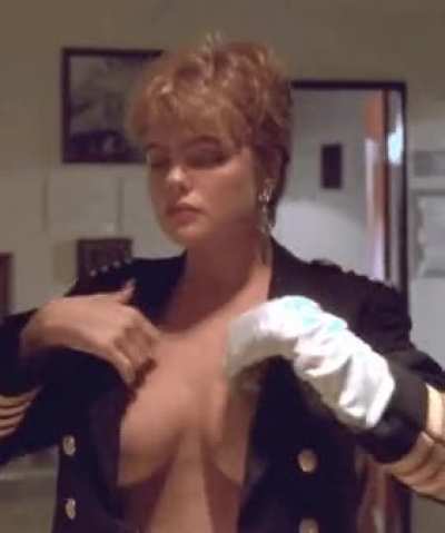 Erika Elaniak classic big boobs.