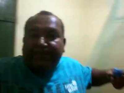 Ednaldo peireira vendo tik tok.