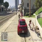 Eu e meu amigo jogando GTA online fazendo voz de criançada