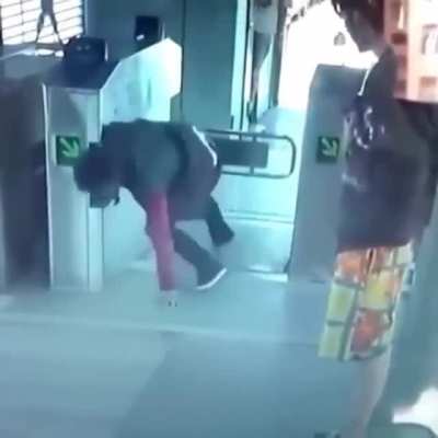 Do not try to avoid paying your public transport fee!