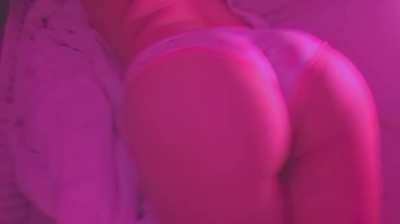 I need my roommate to spray a load on this booty 🫠💕