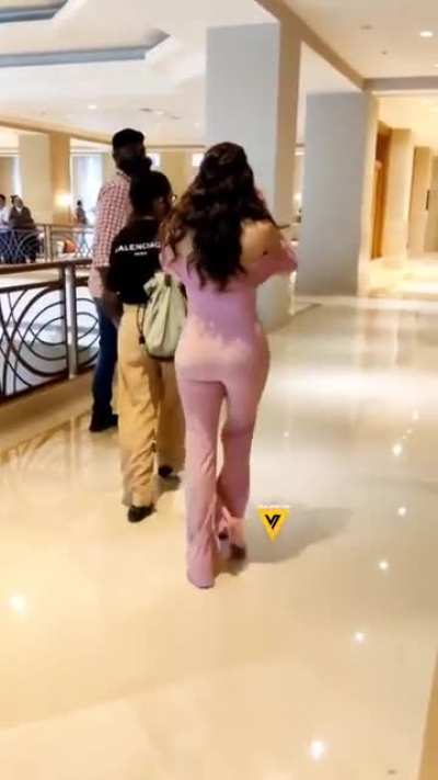 Janhvi Kapoor Busty Body. What you wanna do.