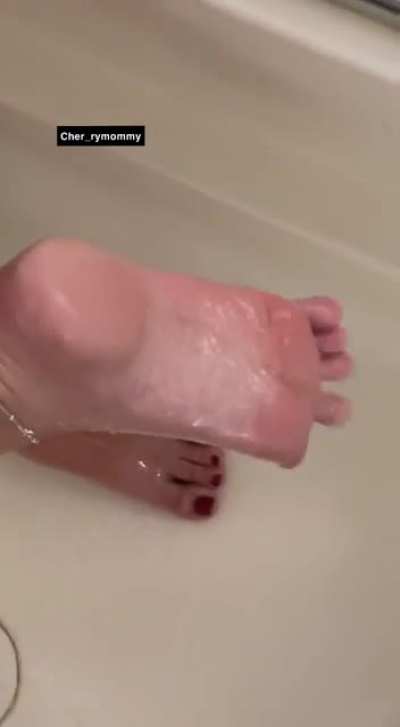 Come wash my feet for me