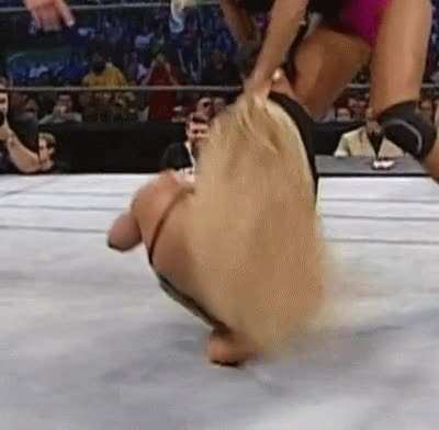 Stacy Keibler losing against Torrie Wilson