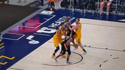 [Highlight] Three Spurs players are scared away from the rim by Gobert, much to Gobert's amusement