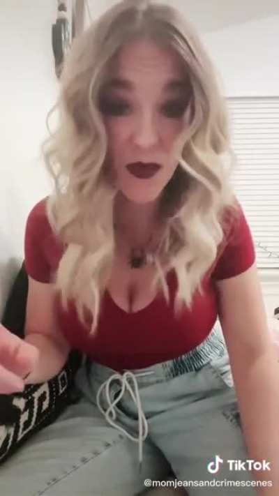 Not sure if cringe or not, can’t pay attention to what she’s saying. 👀