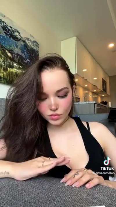 Dove Cameron