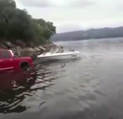 Stupid person sunk his own truck 😂