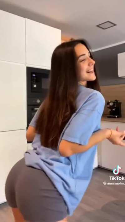 en bucle para la paja, que buena esta mamona