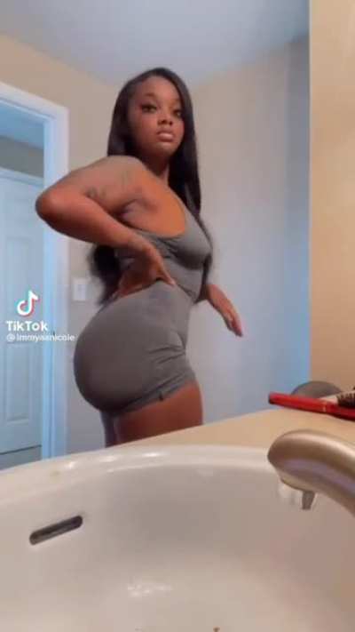 MyaaNicole