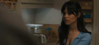 Jenna’s cleavage in Scream IV