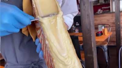 That cheese pour ..