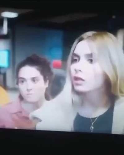 Şu harika oyunculuğa gidip exxen almayanın anasını sikiyoruz oscarlık oyuncu bee