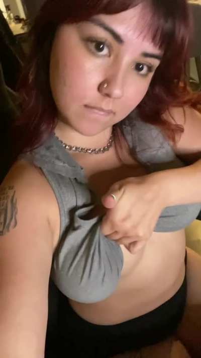 I can't help but play with my new red hair, I've ALWAYS wanted to be a redhead. Don't let your dreams be dreams guys.