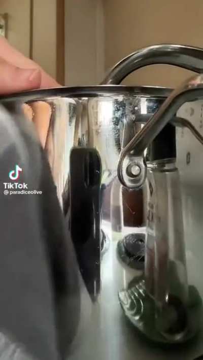 Cleaning the pot