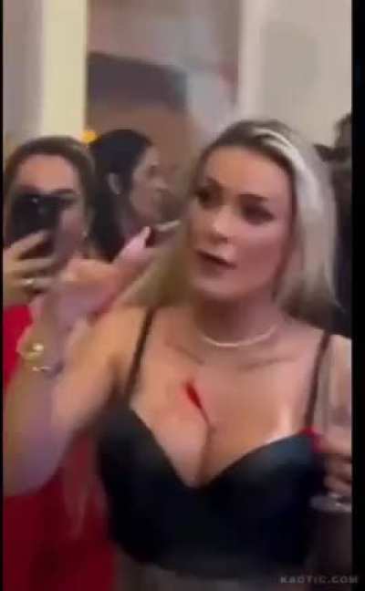 Blondie starts it and gets hit with glass