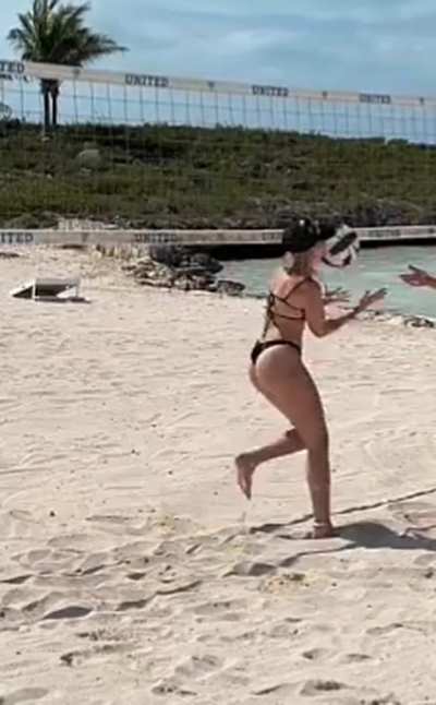 Another beach volleyball clip