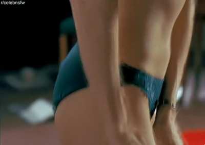 Heather graham  getting dress