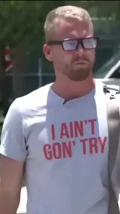 Police brutally arrests lawbreaker