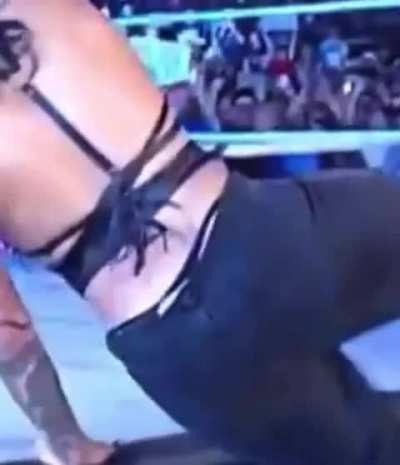 minor thong slip from rhea last night