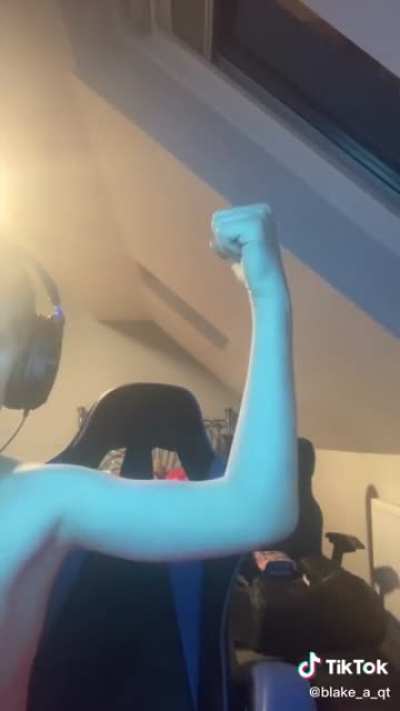 He’s super strong. 💪