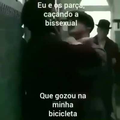 Quem a foda fez isso????
