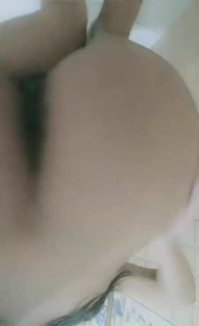 Naughty paki stretches her hairy holes😍