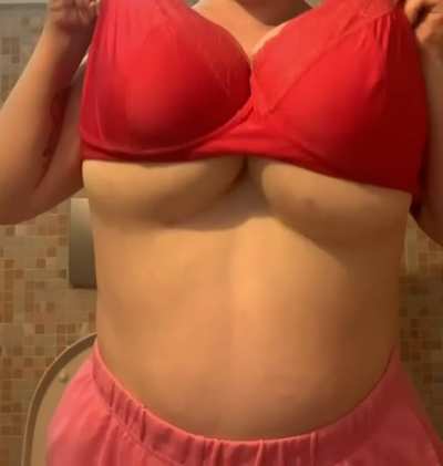 Natural big tits curvy body OC