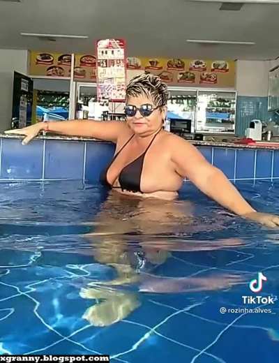 Sexy big ass GILF