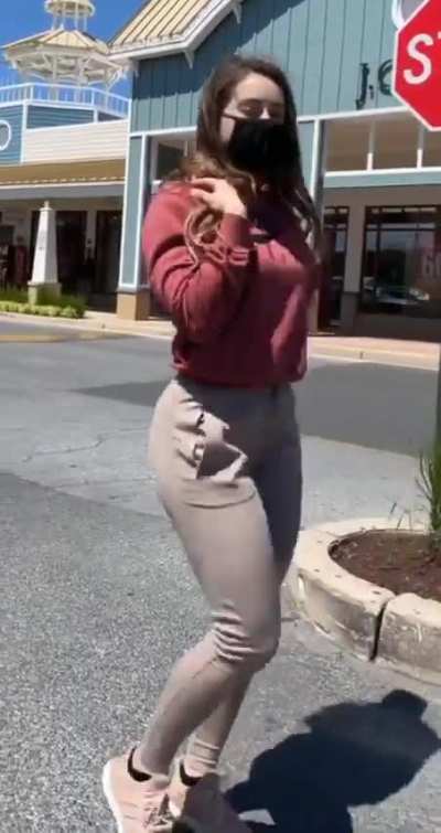 👀