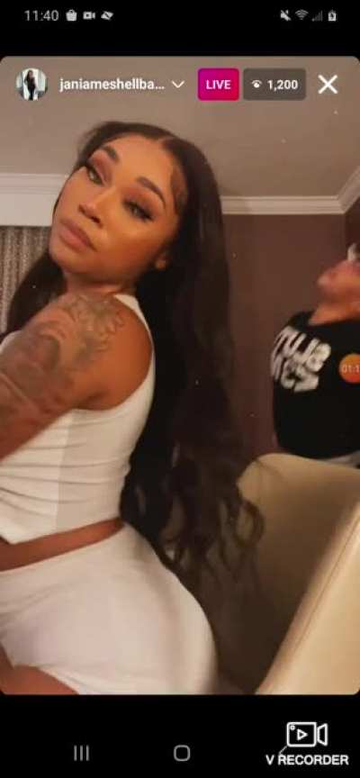 ass on ig live