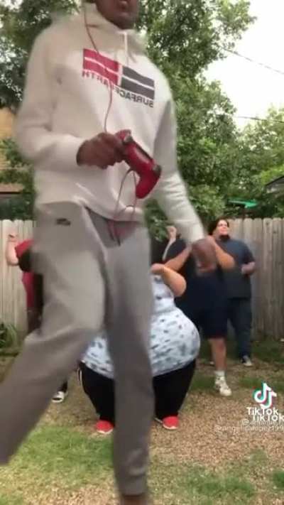 Neta hay banda que ya ni en el infierno la quieren jajajajaja