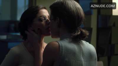 Olivia Thirlby and Kelsey Siepser in The White Orchid (2018)