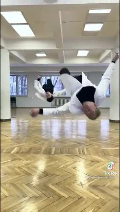 Staying synchronised while jumping