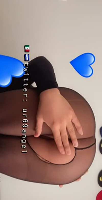 21🇲🇽🇸<wbr>🇻| Natural big fat Latino tight ass, should I get a bbl?😍