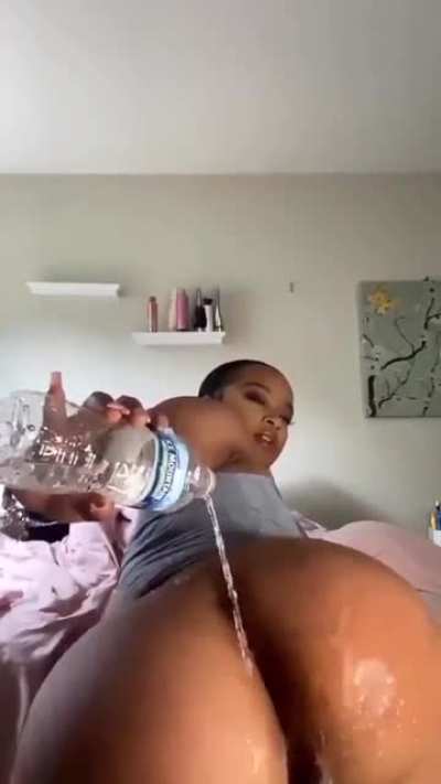 Slow-motion Twerk