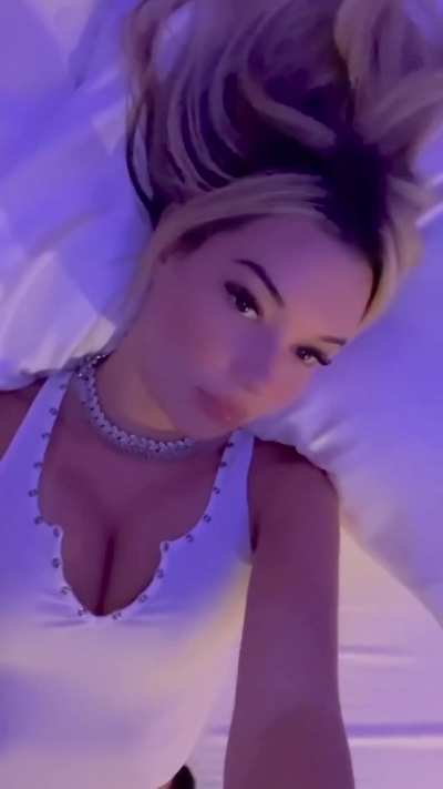 Hottie In Bed