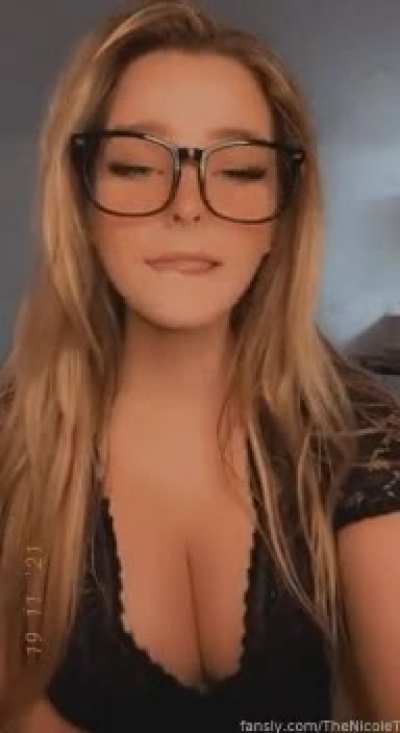 [Kik: GoonSluttt ] [ discord: GoonSlut#7298 ] anyone want to goon each other so hard this happen?! ughhh so gooned rn! or feed me what your into! bi