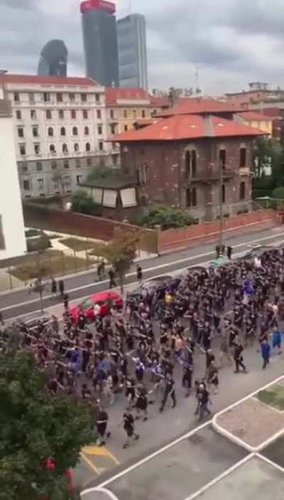 Nazi chants and signs from Dynamo Zagreb supporters