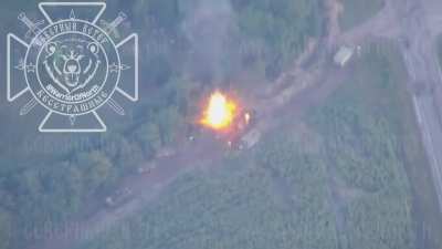 Ukrainian PT-91 “Twardy” and T-72AB of the 22nd Brigade of the Ukrainian Armed forces being attacked by Russian Lancets near sverdlikovo, Kursk Russia