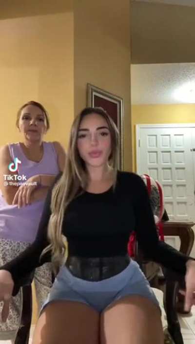 Daily Dose Of ThotzZ #18