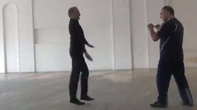 Novo estilo de Karatê inventado por Yashiro Riatta é invencível