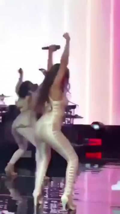 😍🔥🍑