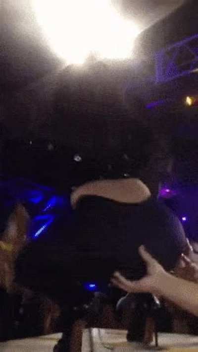 Fan Grabs a Handful of Nicki’s Ass
