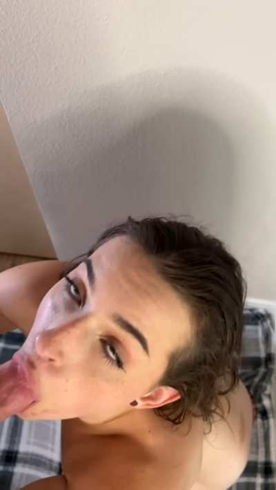 When he pulled out his cock i couldn’t resist making him cum all over my face