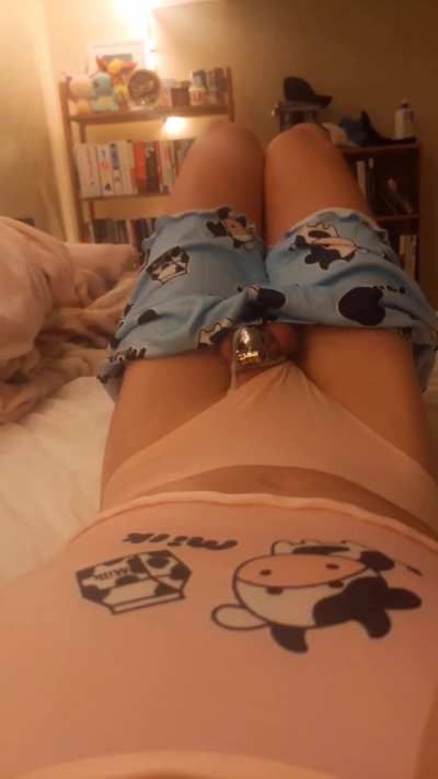 would u be have a sleepover with a chastity femboy? 👉👈