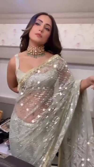 Ahahahaha Hina Khan If was her makeup man i would have fucked the shit out of her ahahaha 🍌🍌💦💦💦
